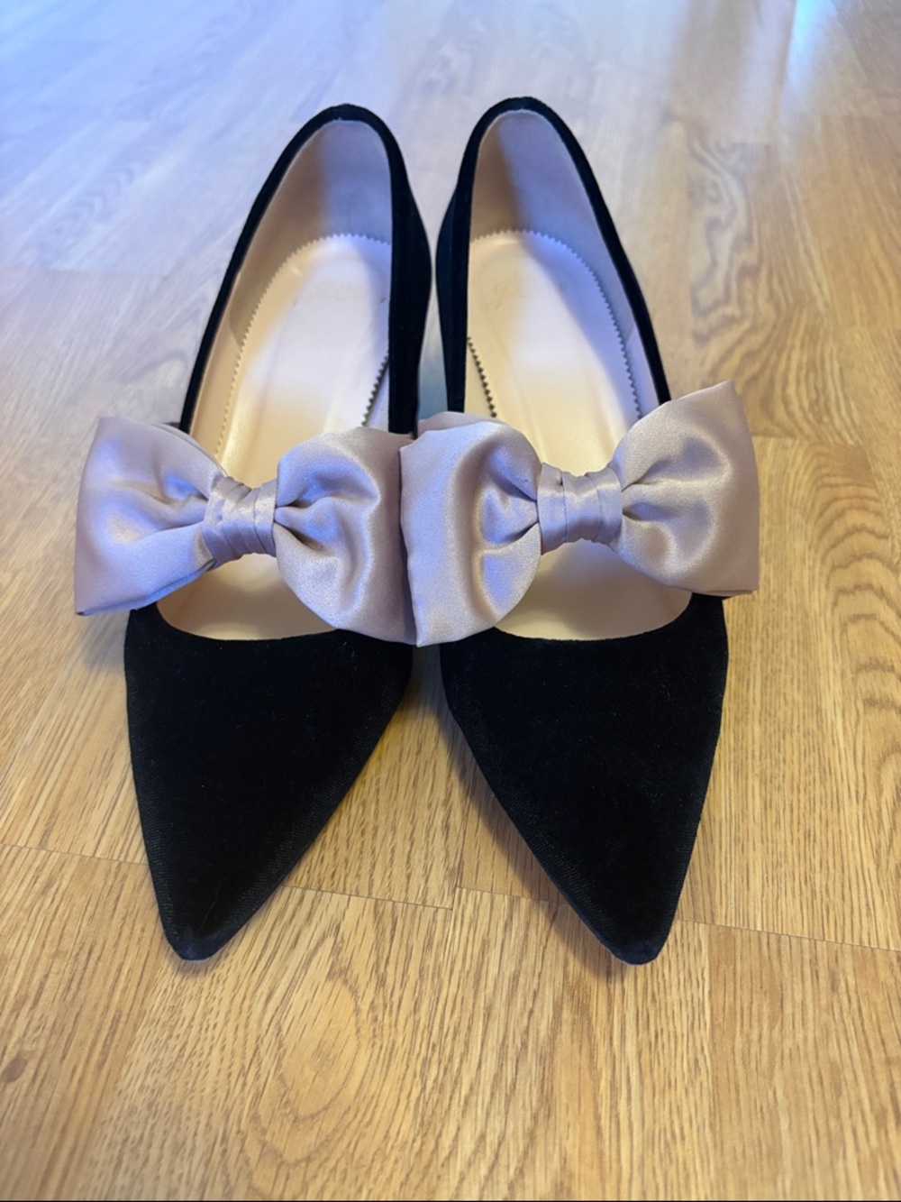 J.Crew Velvet Block Heel Pumps w/ Satin Bow – Black & Blush Pink Statement Shoe - Picture 4 of 8